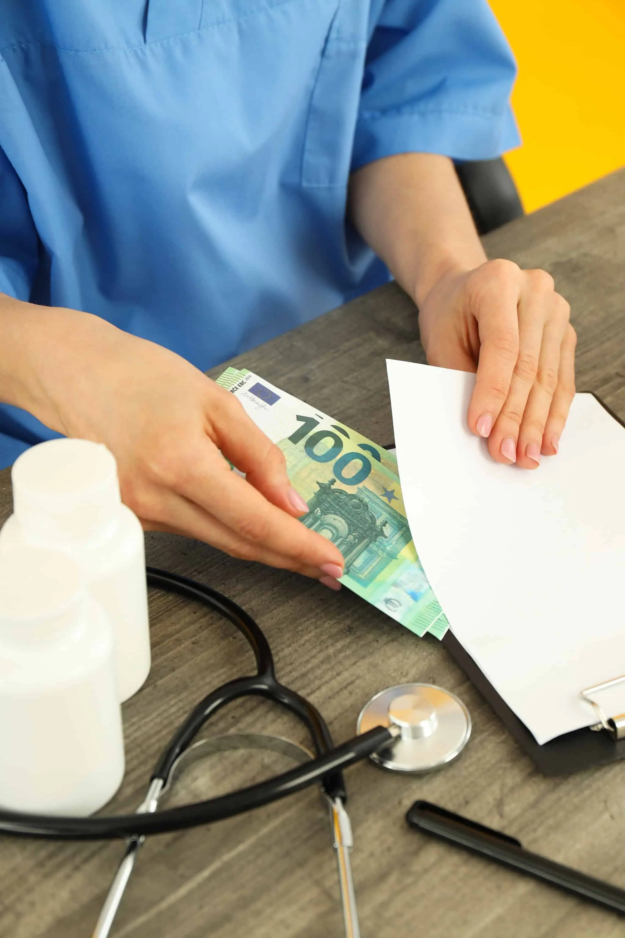 zdravotné poistenie, peniaze, porovnanie