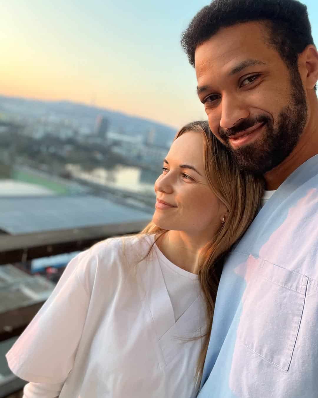 Victor Ibara Karin Adzimová