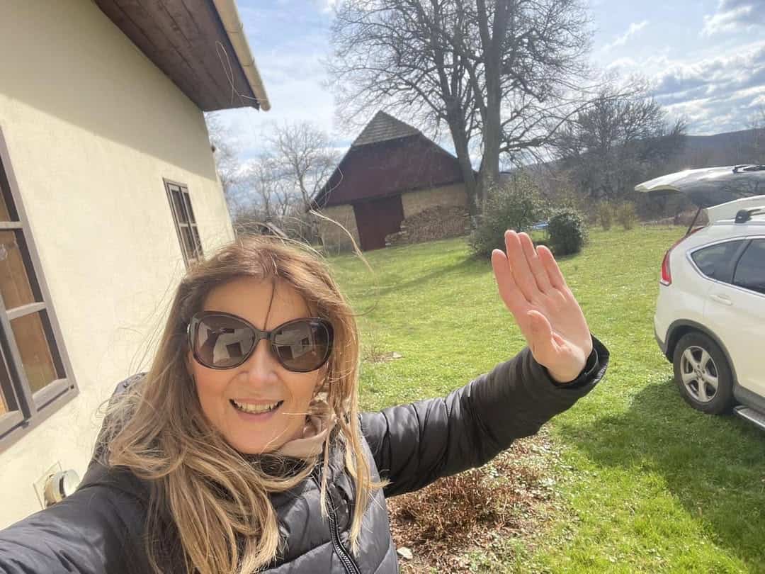 Katarína Brychtová Na snímke Katarína Brychtová na chalupe v kopaniciach. Zdroj: INSTAGRAM /<a href =" https://www.instagram.com/p/CqOSW2-rWoc/"> Katarína Brychtová</a>