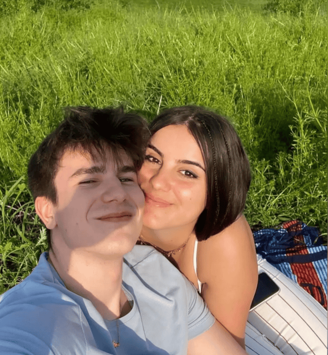 Adam s priateľkou Rachel Zdroj: Instagram/chroma_adam