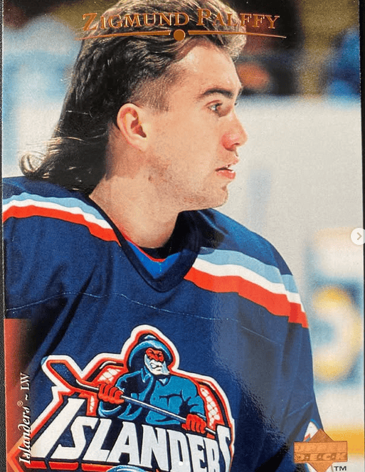 Zdroj: Instagram 90s_2000s_hockey_cards- https://www.instagram.com/p/CdgvqKKOKRj/?utm_source=ig_embed