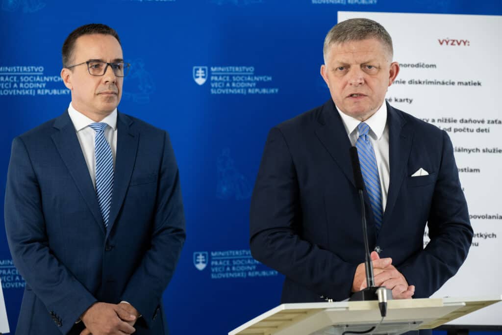 Erik Tomáš. Robert Fico, ministerstvo práce