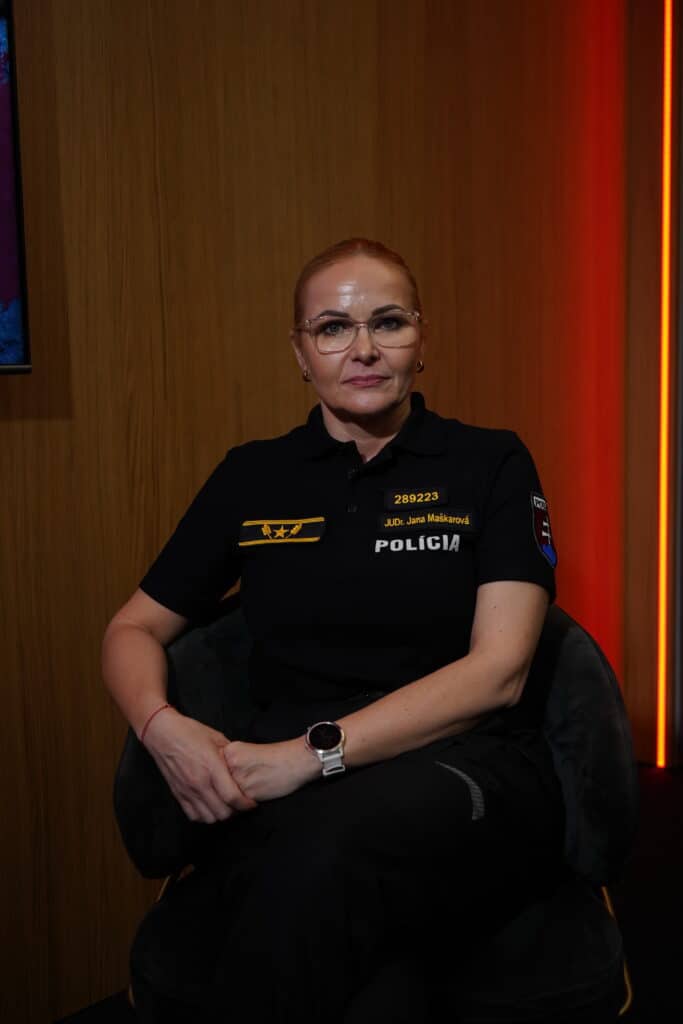 Maškarová, policajná prezidentka