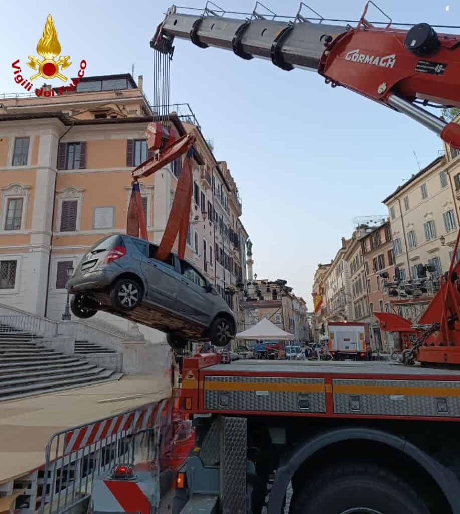 španielske schody, Rím, auto