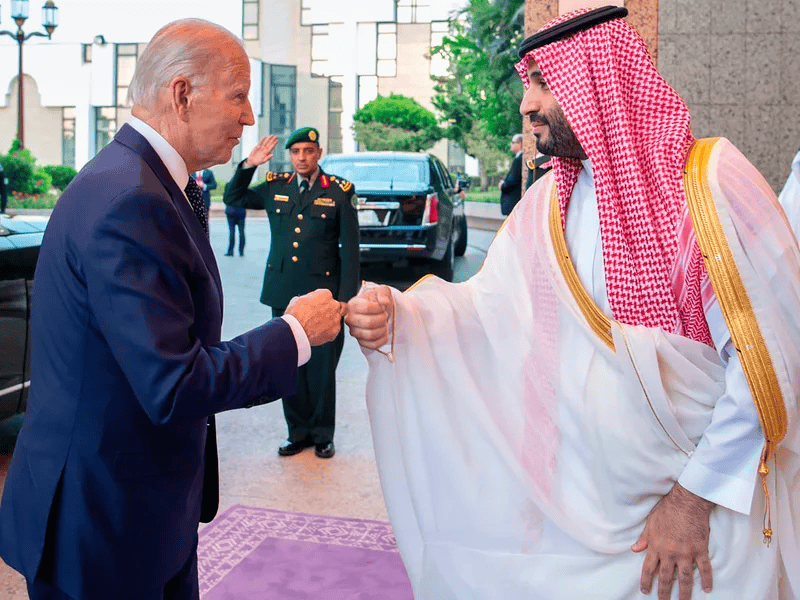 Bývalý prezident Joe Biden a Saudský korunný princ Mohammed bin Salman, Zdroj: Wikimedia commons