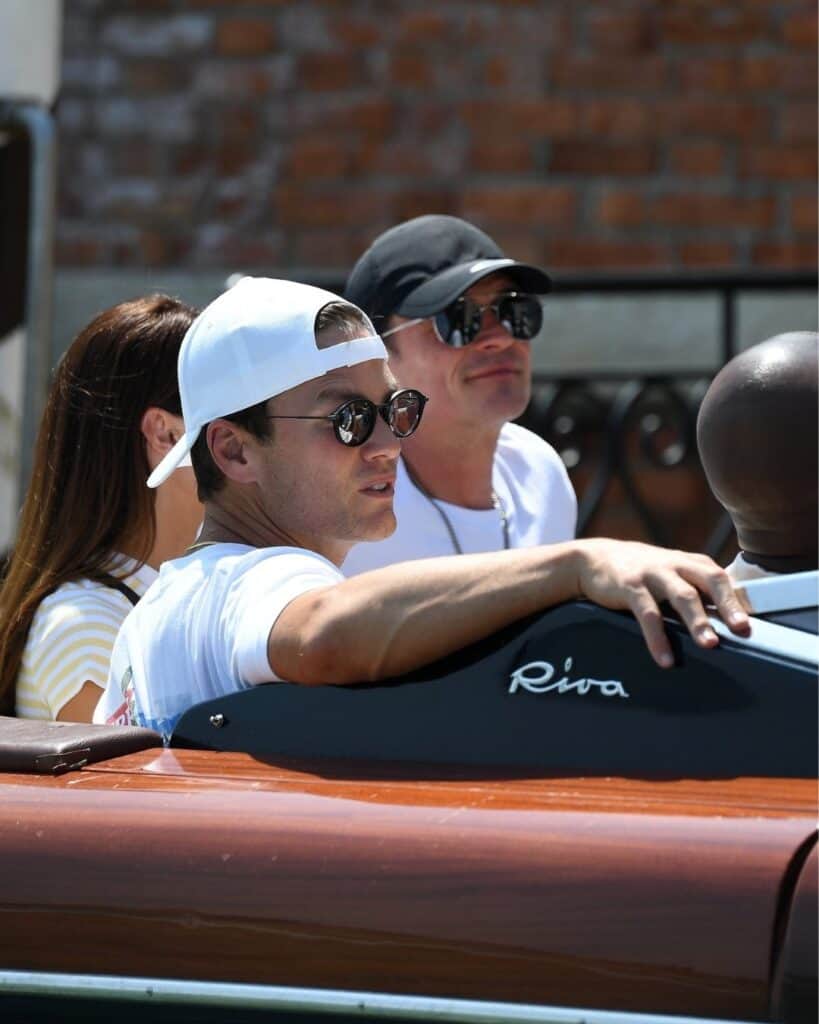 V Benátkach možno v týchto dňoch stretnúť mnoho celebrít, na obrázku Orlando Bloom, Zdroj:X/Page Six