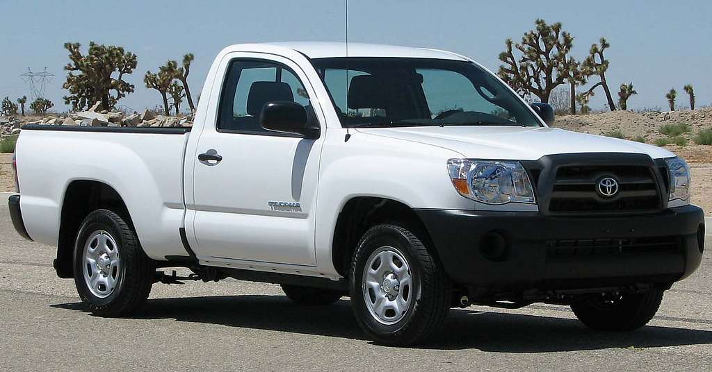 A 750 bola vďaka svojej robustnosti využívana vo veľkých úžitkových modeloch, na snímke Toyota Tacoma, Zdroj: Wikimedia commons