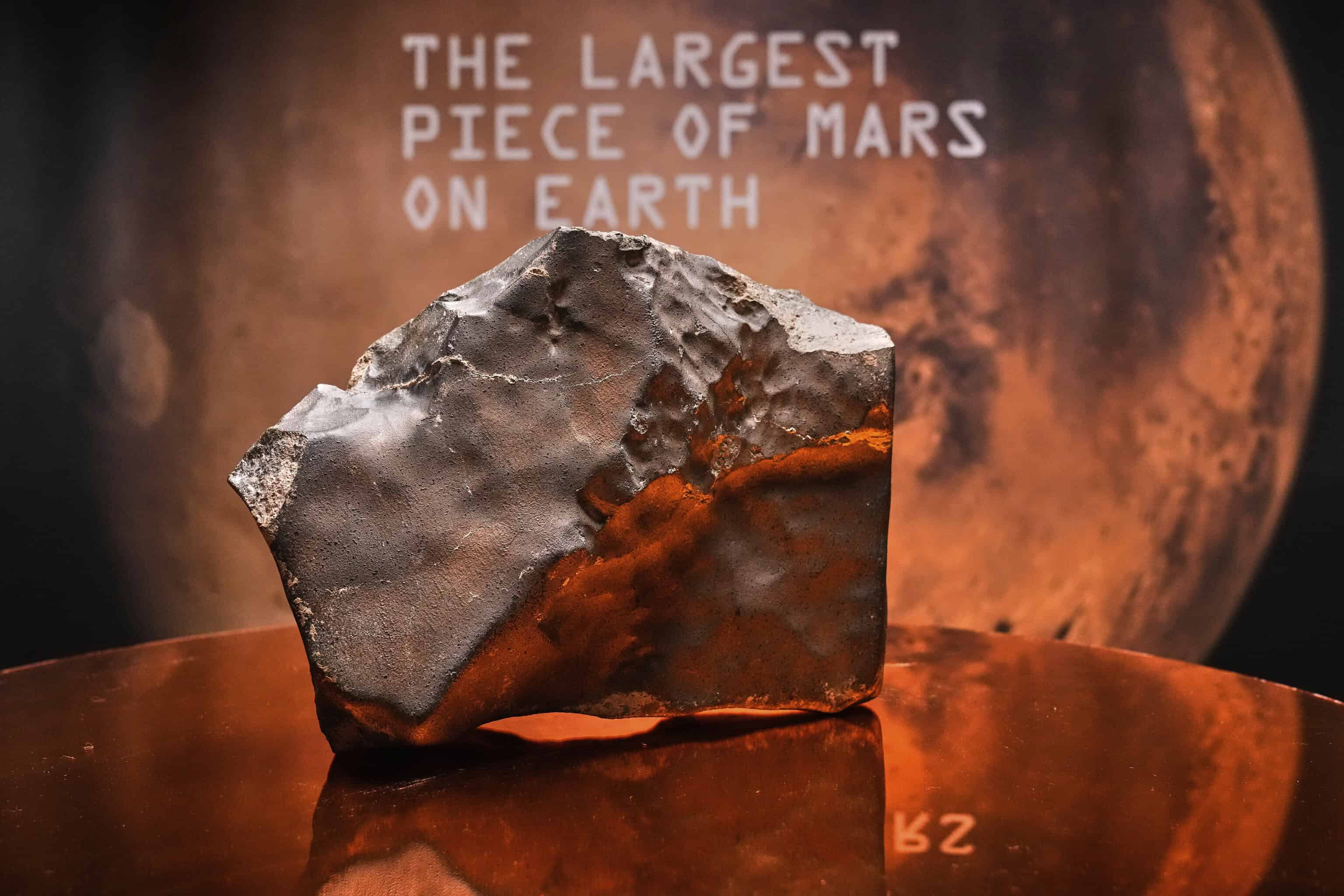 Marťanský meteorit najväčší kus Marsu