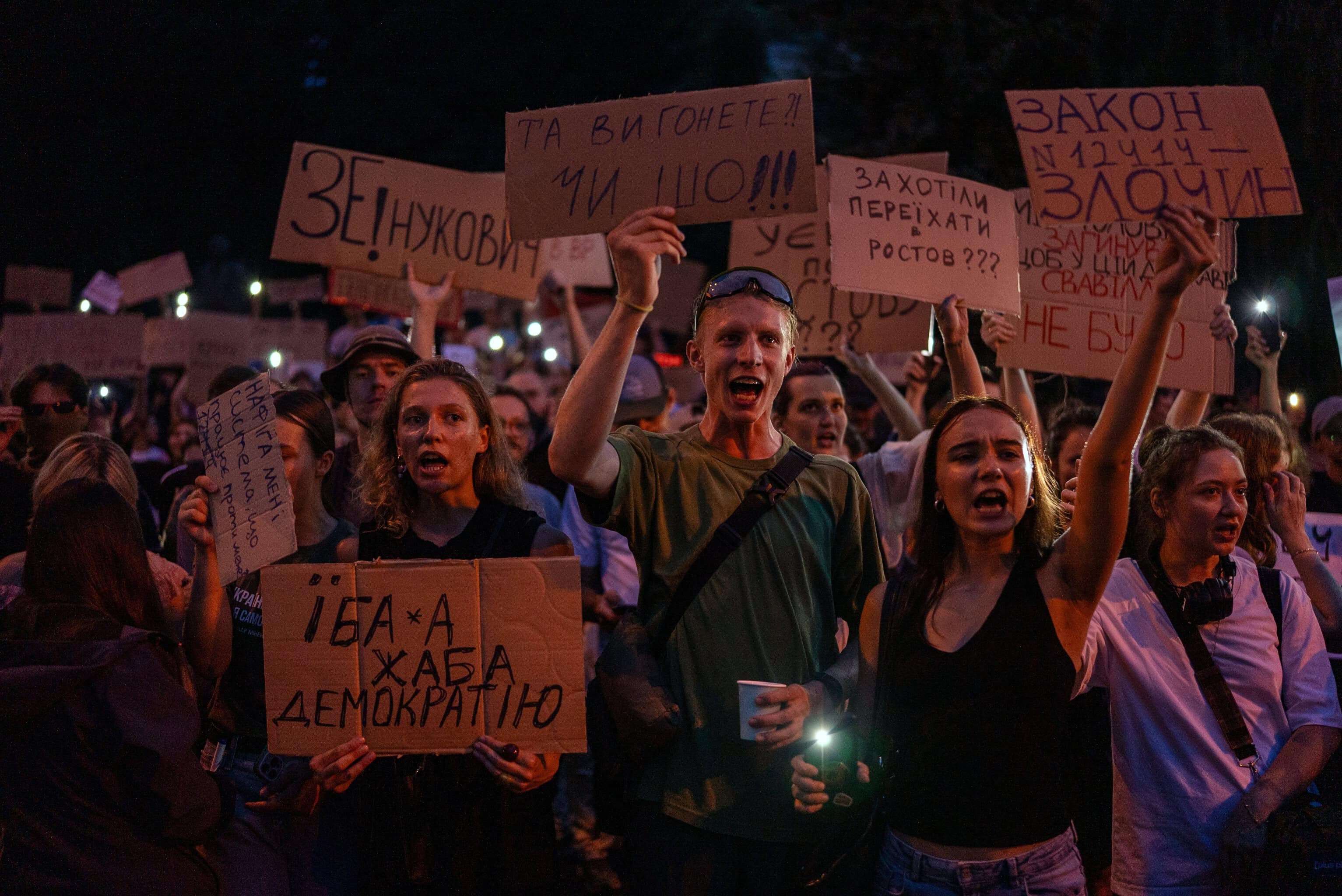 Protest proti zákonu obmedzujúcemu autonómiu protikorupčných úradov