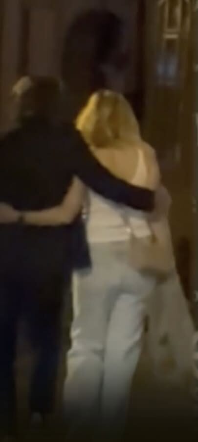 Pavel Nedvěd s neznámou ženou