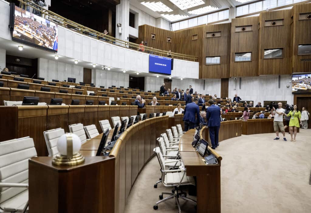parlament, plénum