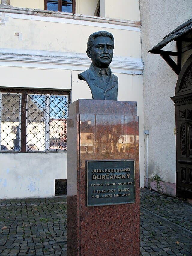 busta, Ďurčanský, Rajec
