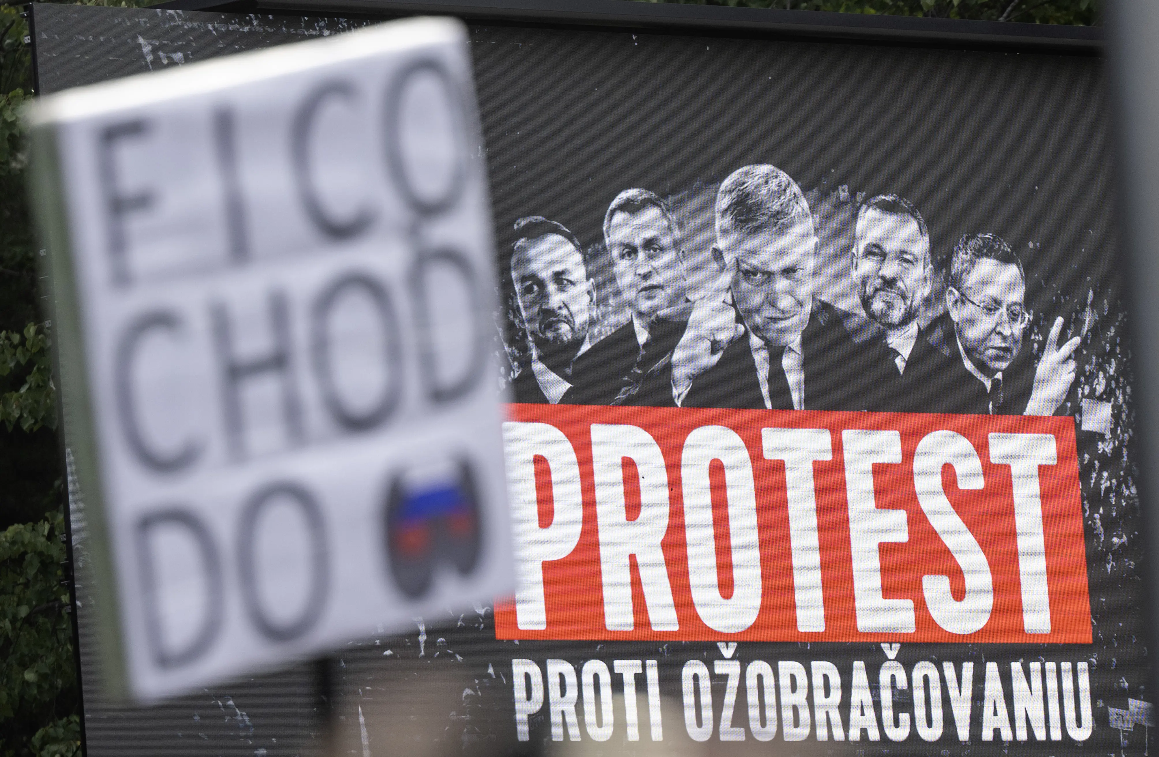 Protest hnutia Progresívne Slovensko proti konsolidácii v Bratislave