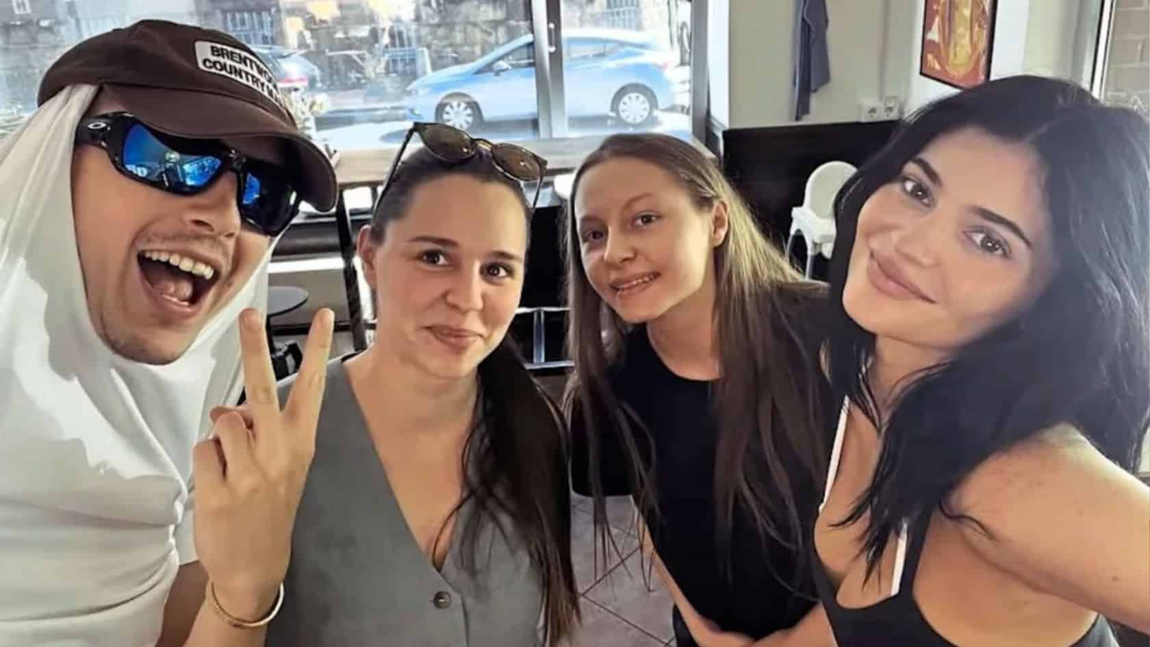 Timothee a Kylie v kaviarni v Budapešti Zdroj: Instagram - BudapestBaristas