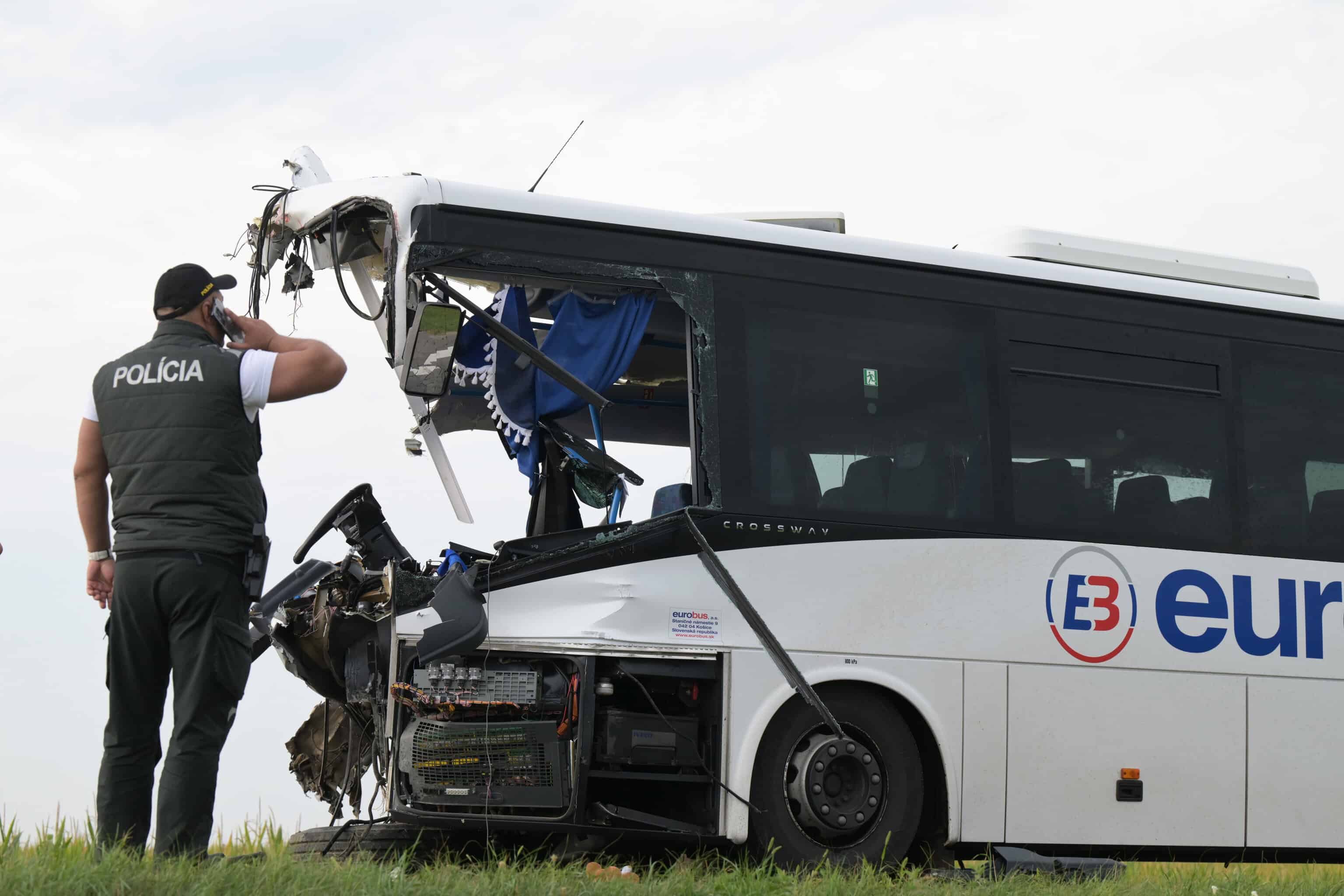 Drienovec nehoda autobusu a kamiónu