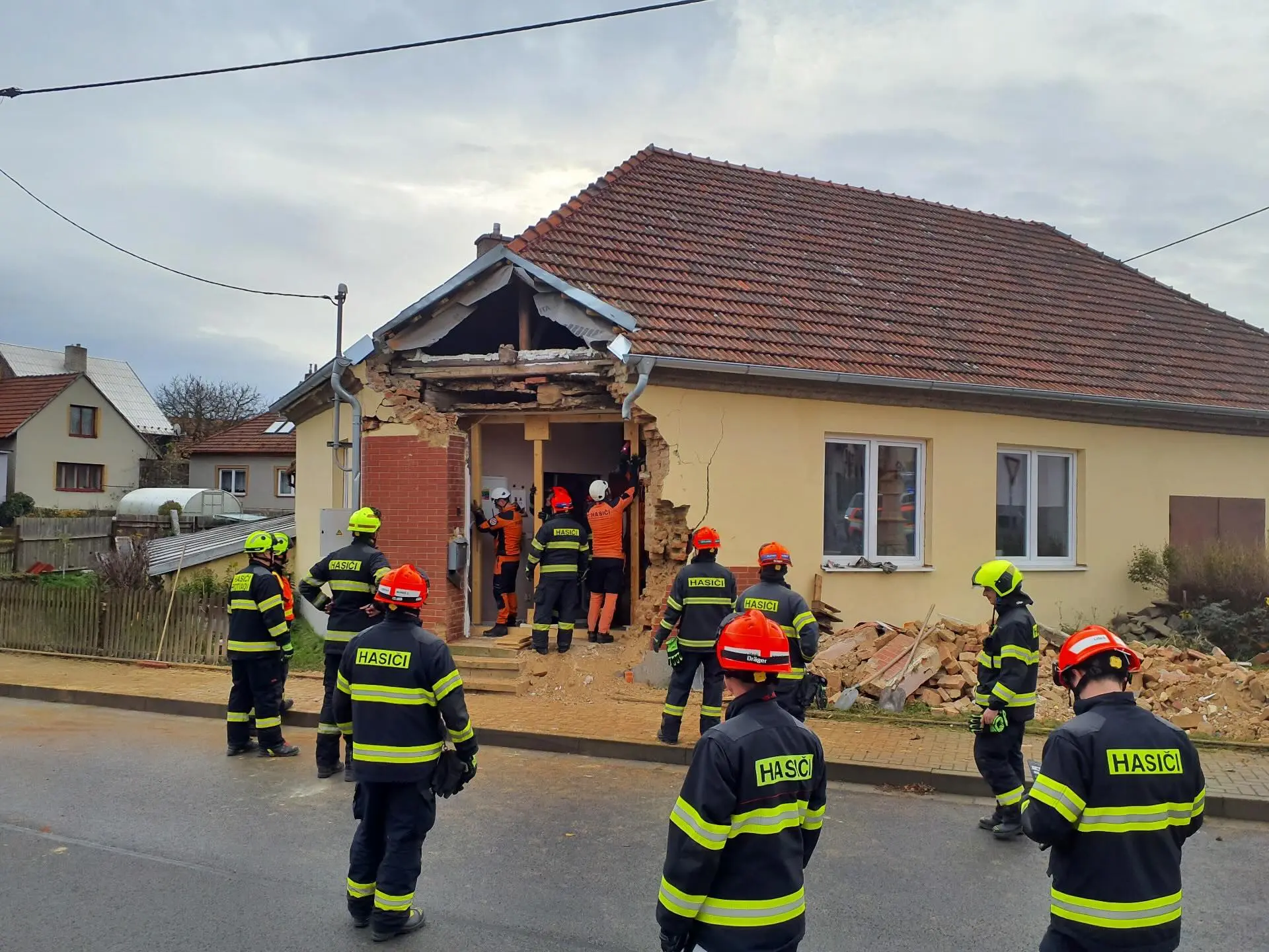 autobus dom Benešov