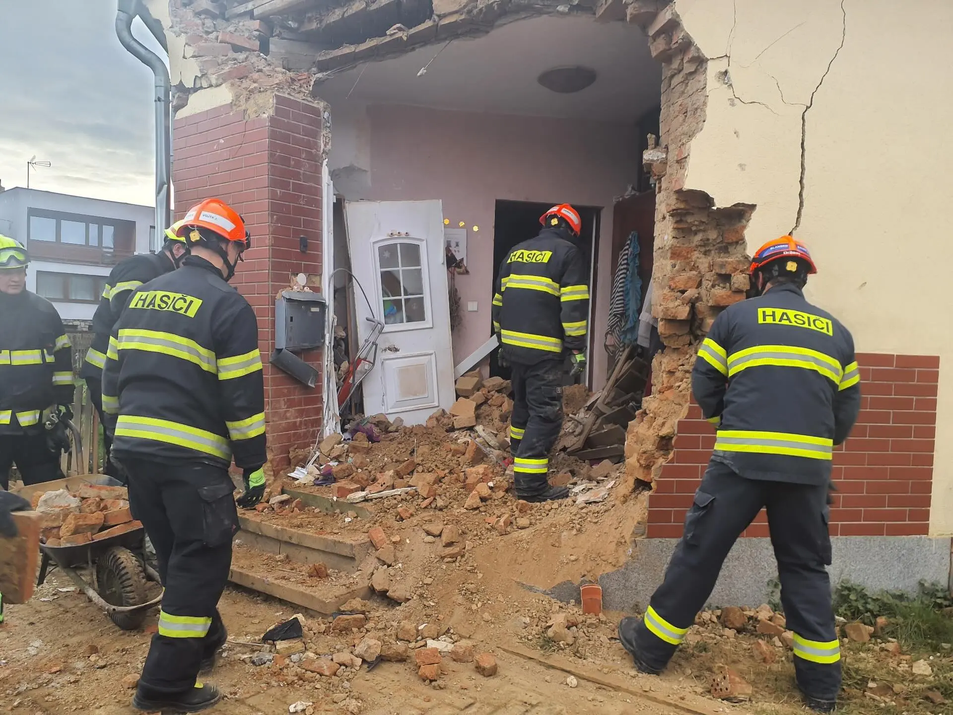 autobus dom Benešov