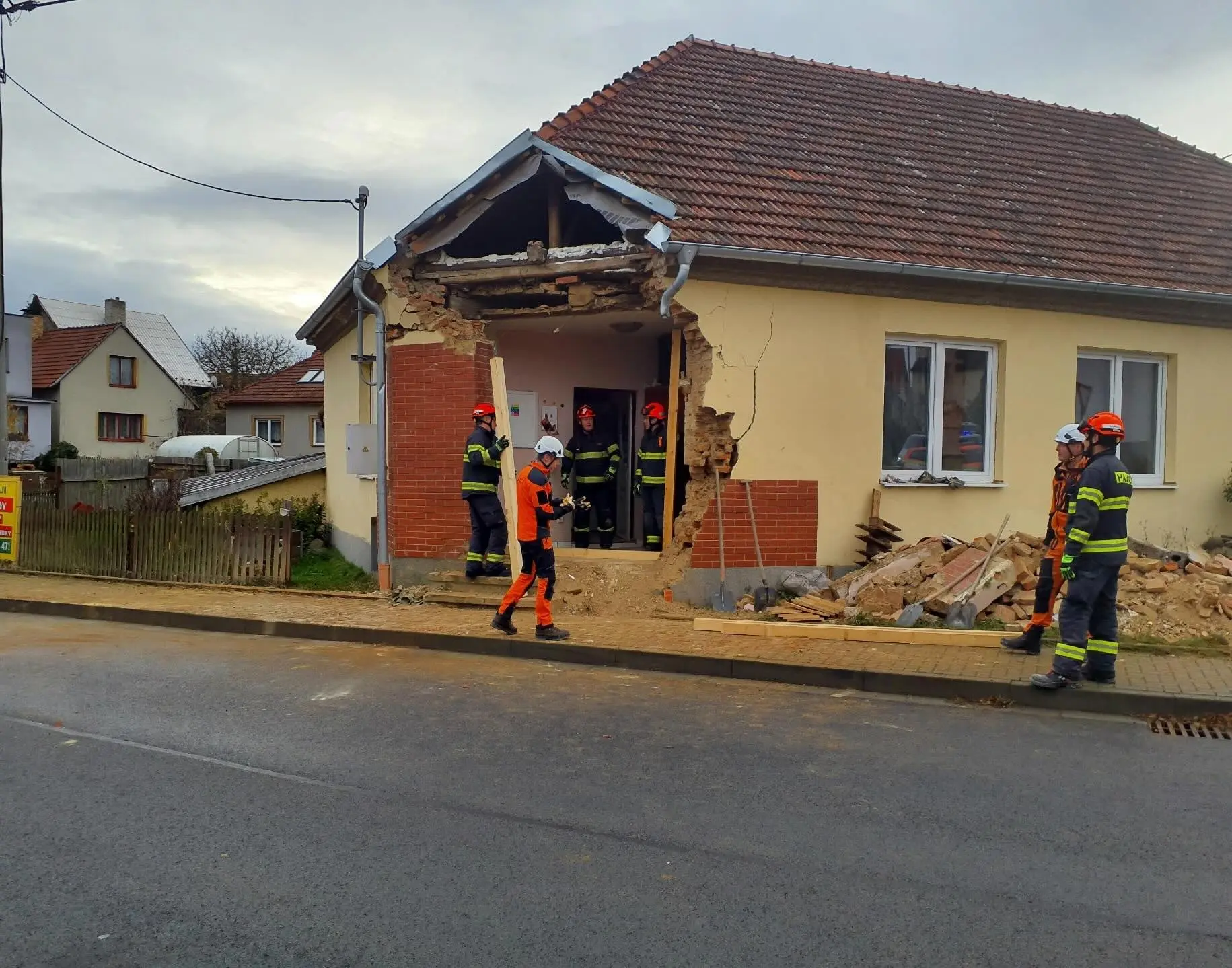 autobus dom Benešov