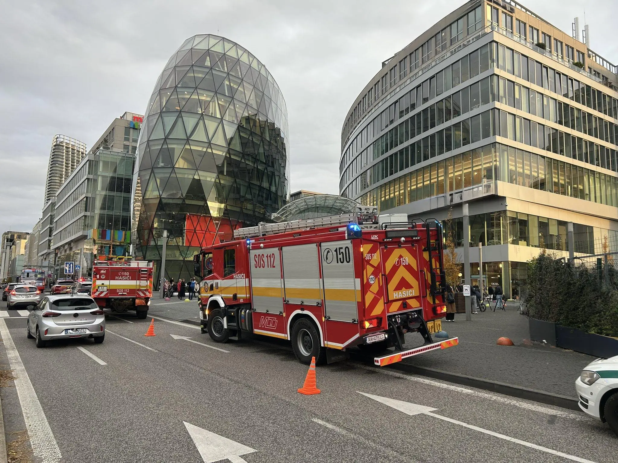 požiar nákupné centrum Bratislava