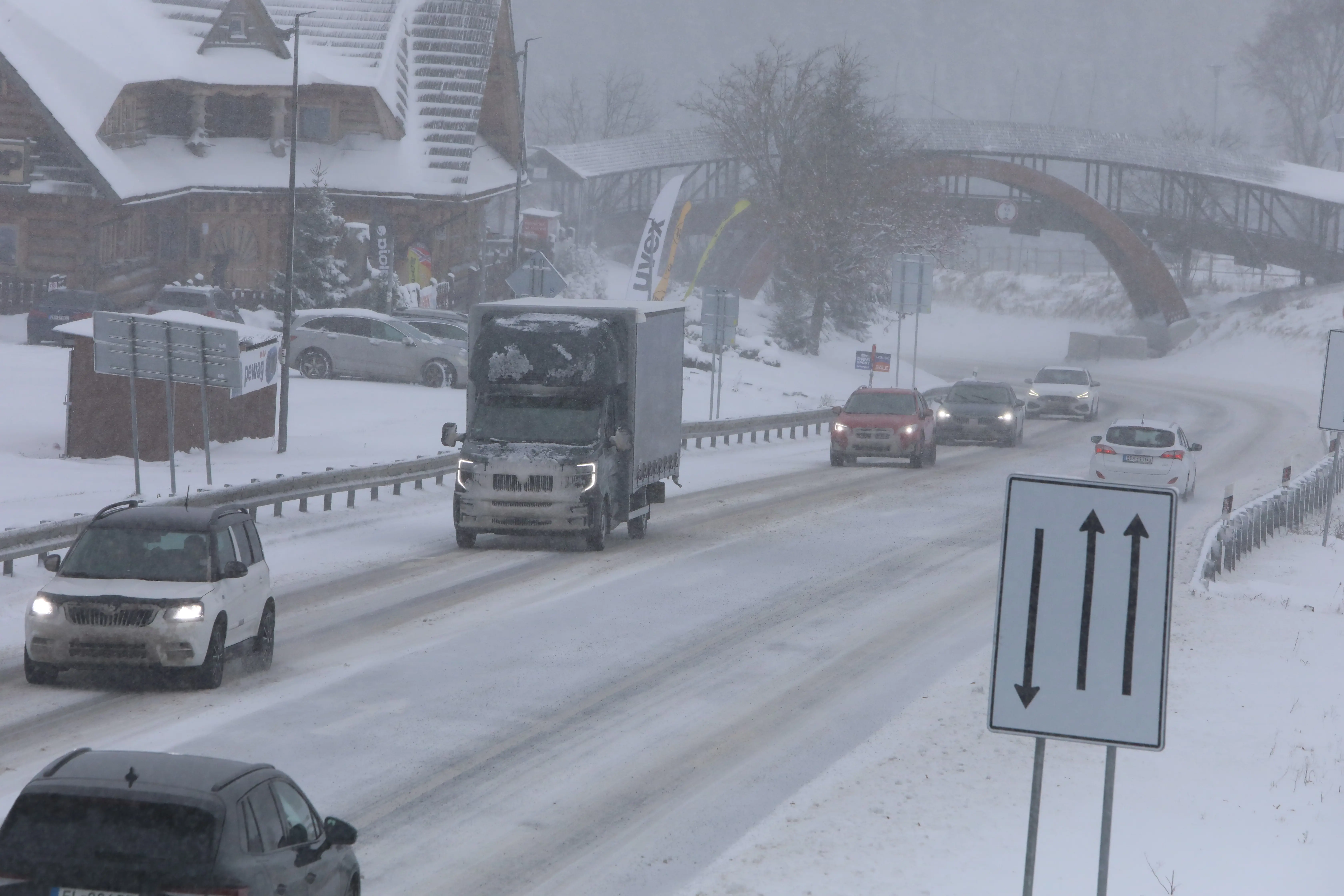 Horský priechod Donovaly sneh