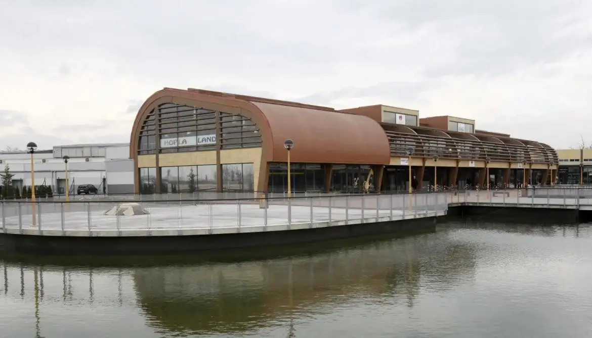 One Fashion Outlet pri Trnave