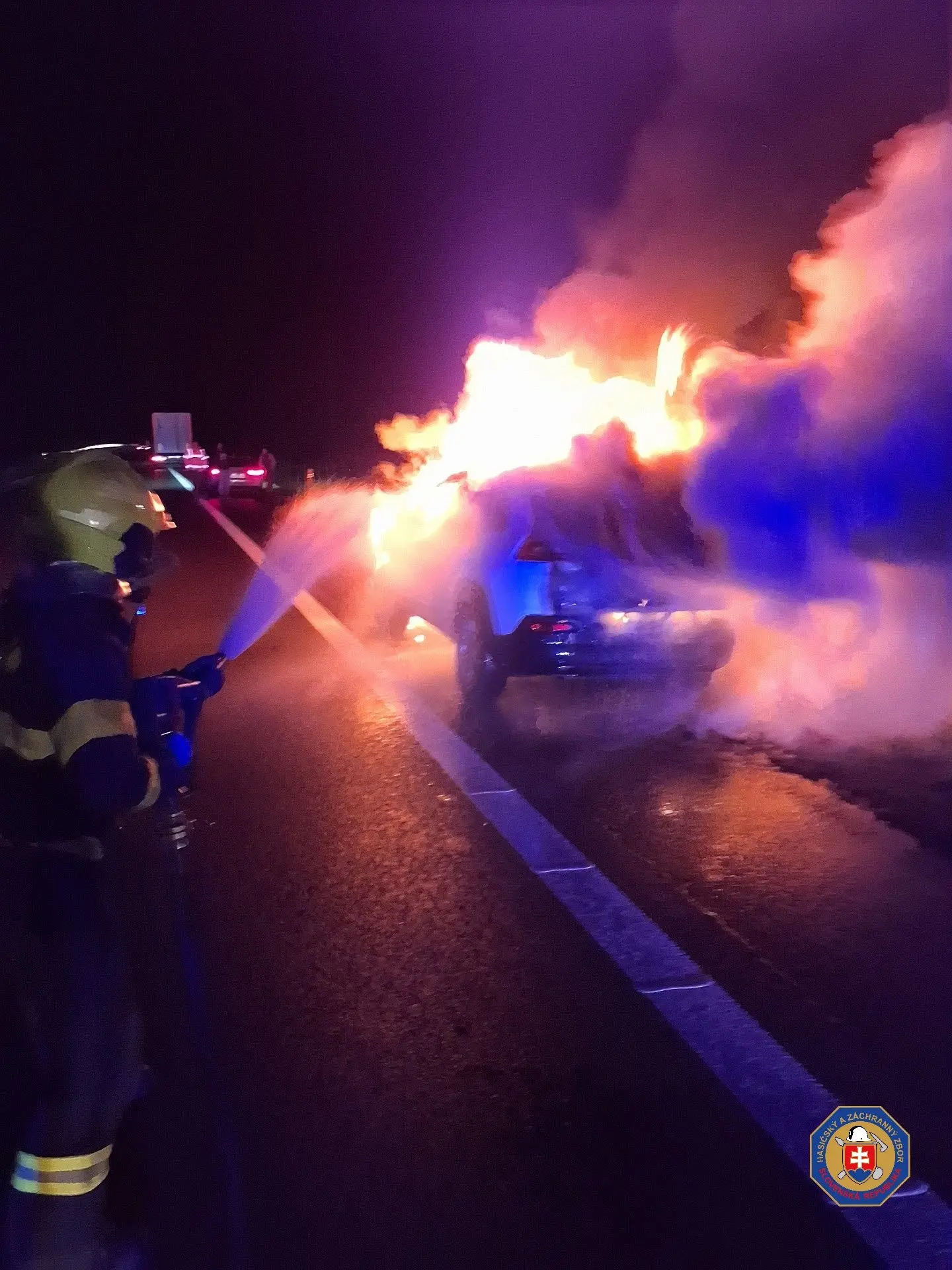 požiar auto R1 pri Žiari nad Hronom