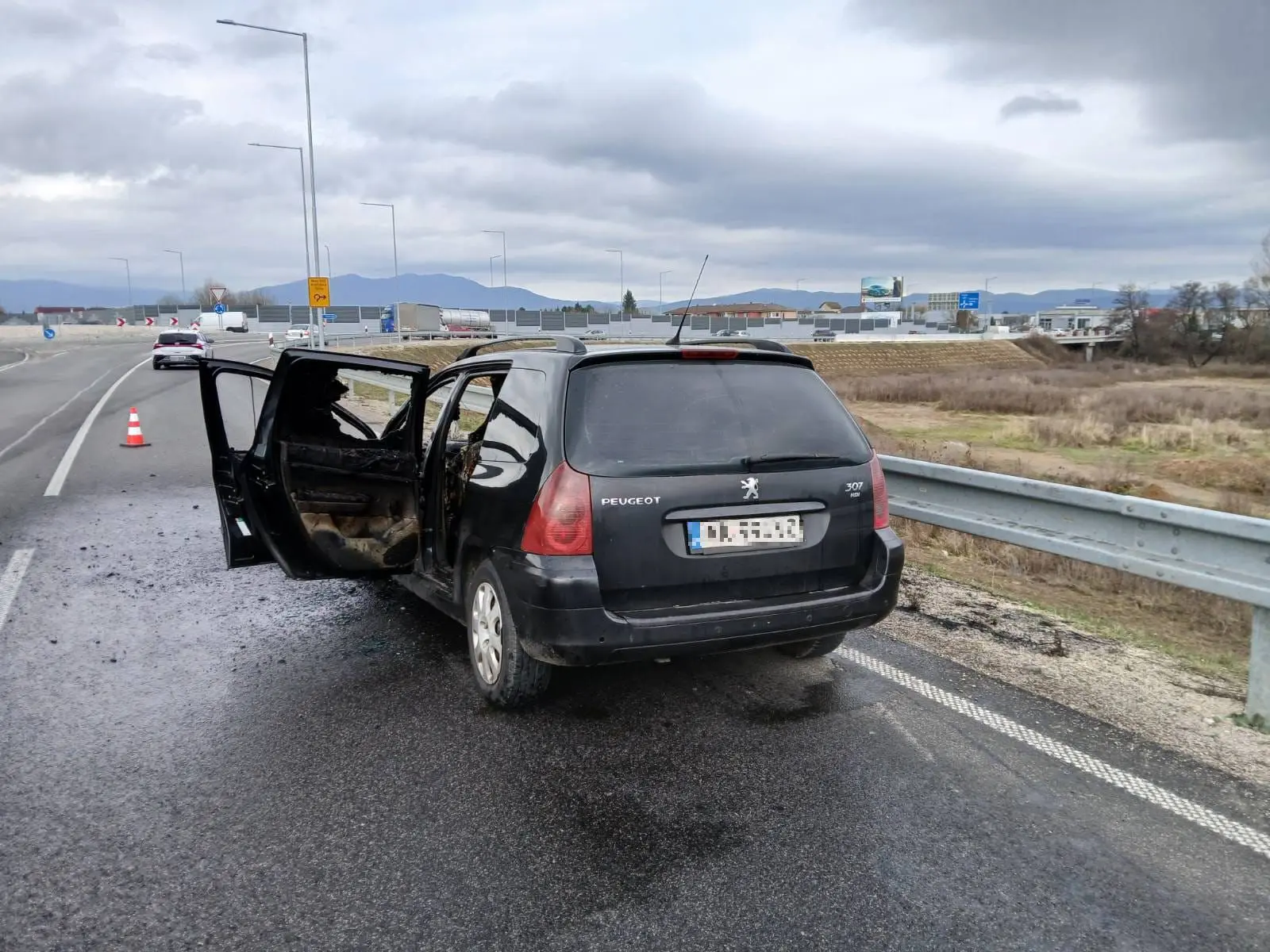 požiar auta v Trenčianskej Turnej