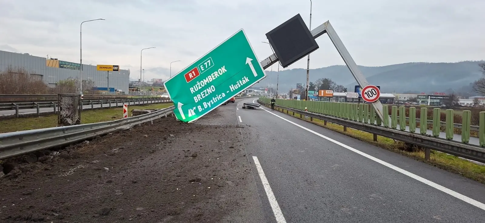 nehoda R1 pred Banskou Bystricou