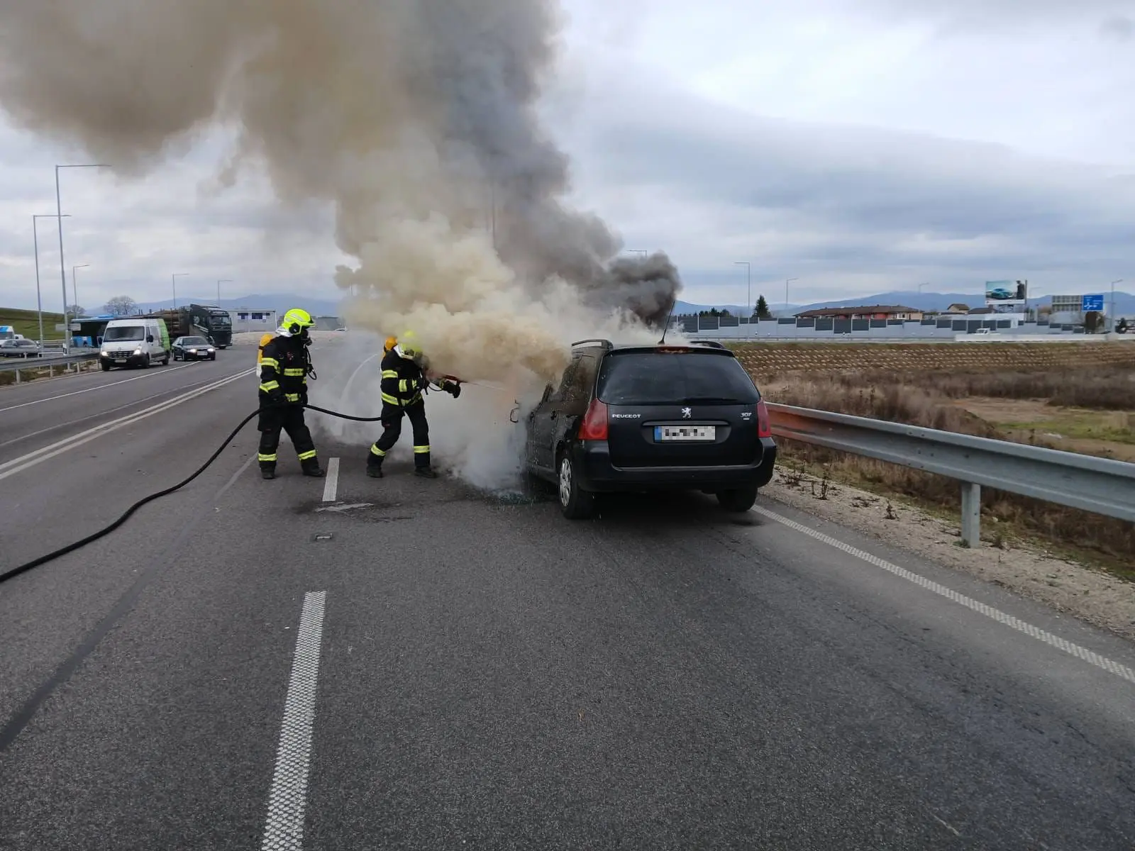 požiar auta v Trenčianskej Turnej
