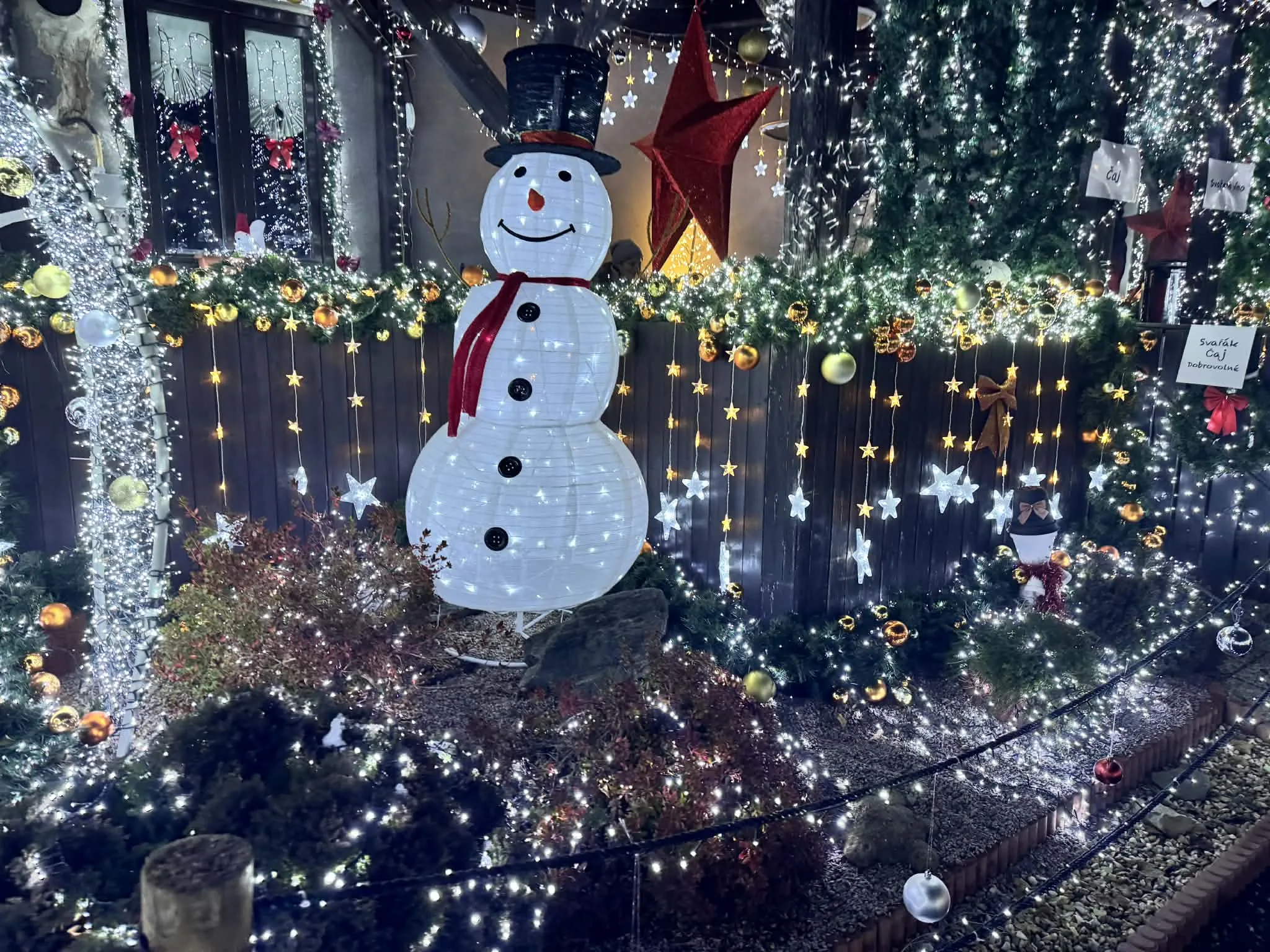vianočná výzdoba rodinný dom v Česku Libišany