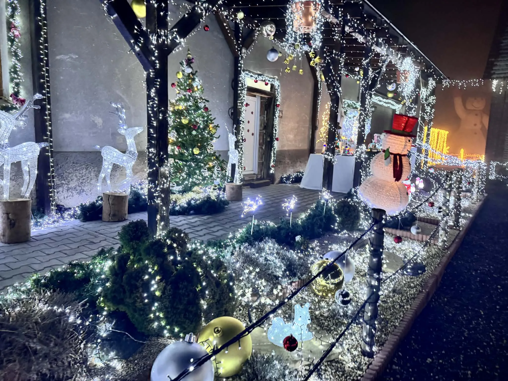 vianočná výzdoba rodinný dom v Česku Libišany