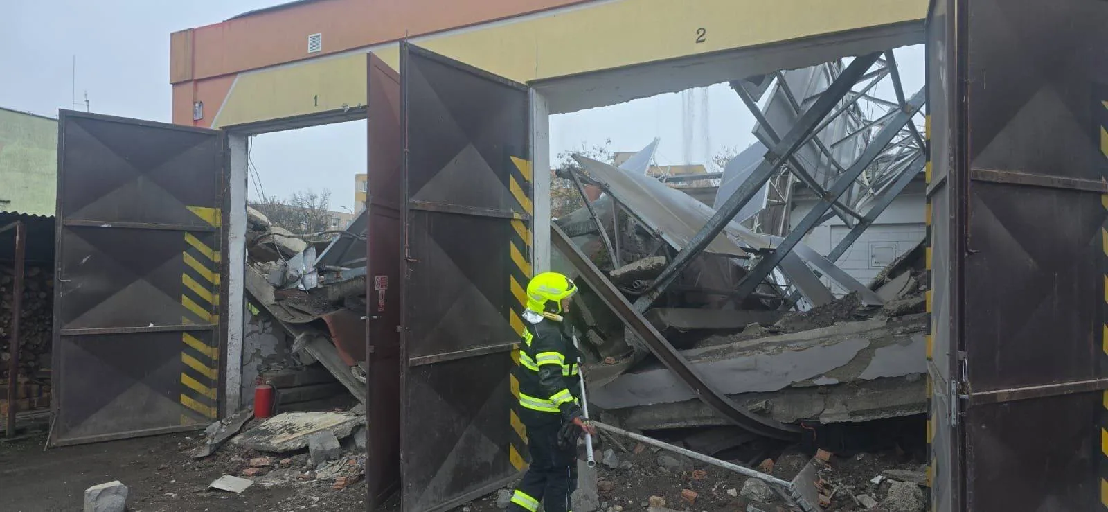 zrútená strecha v Kapušanoch