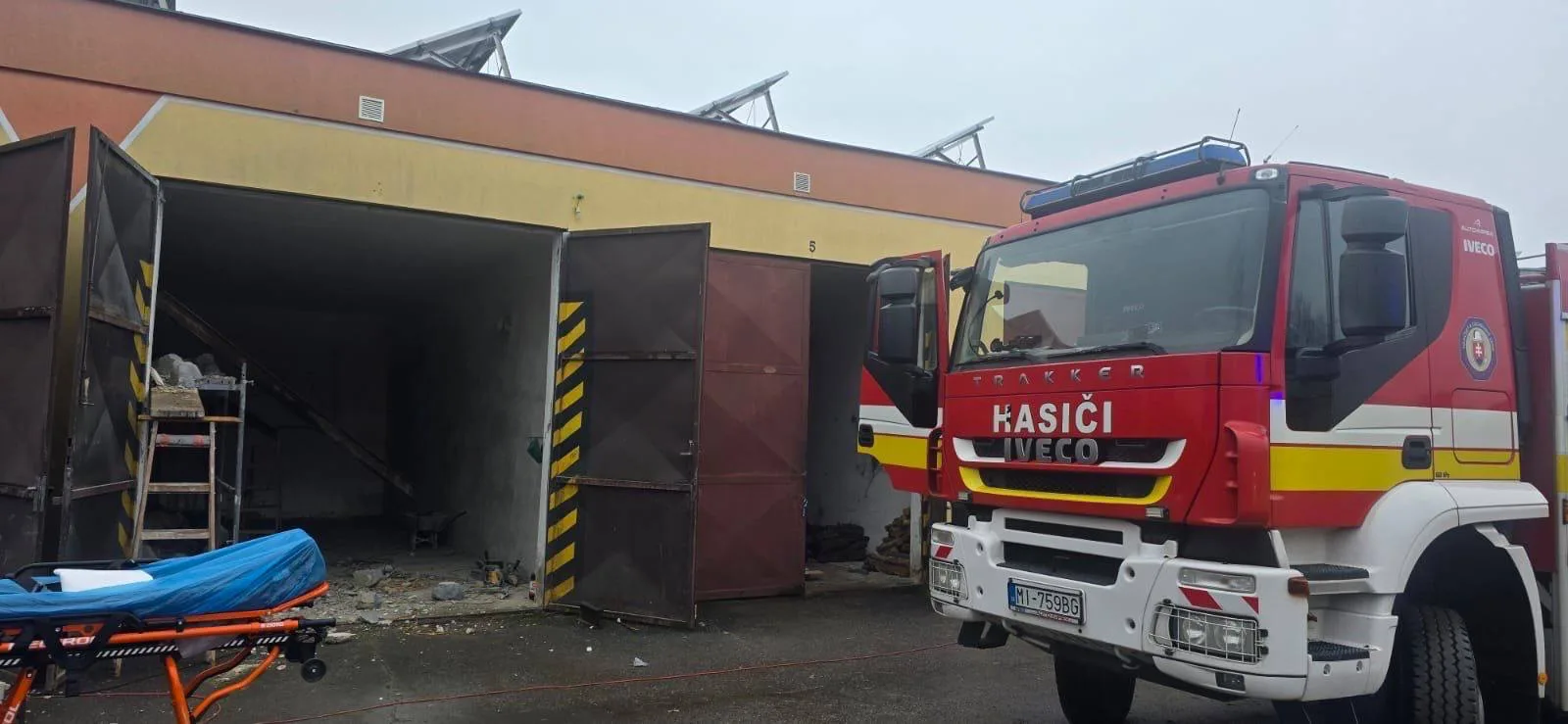 zrútená strecha v Kapušanoch