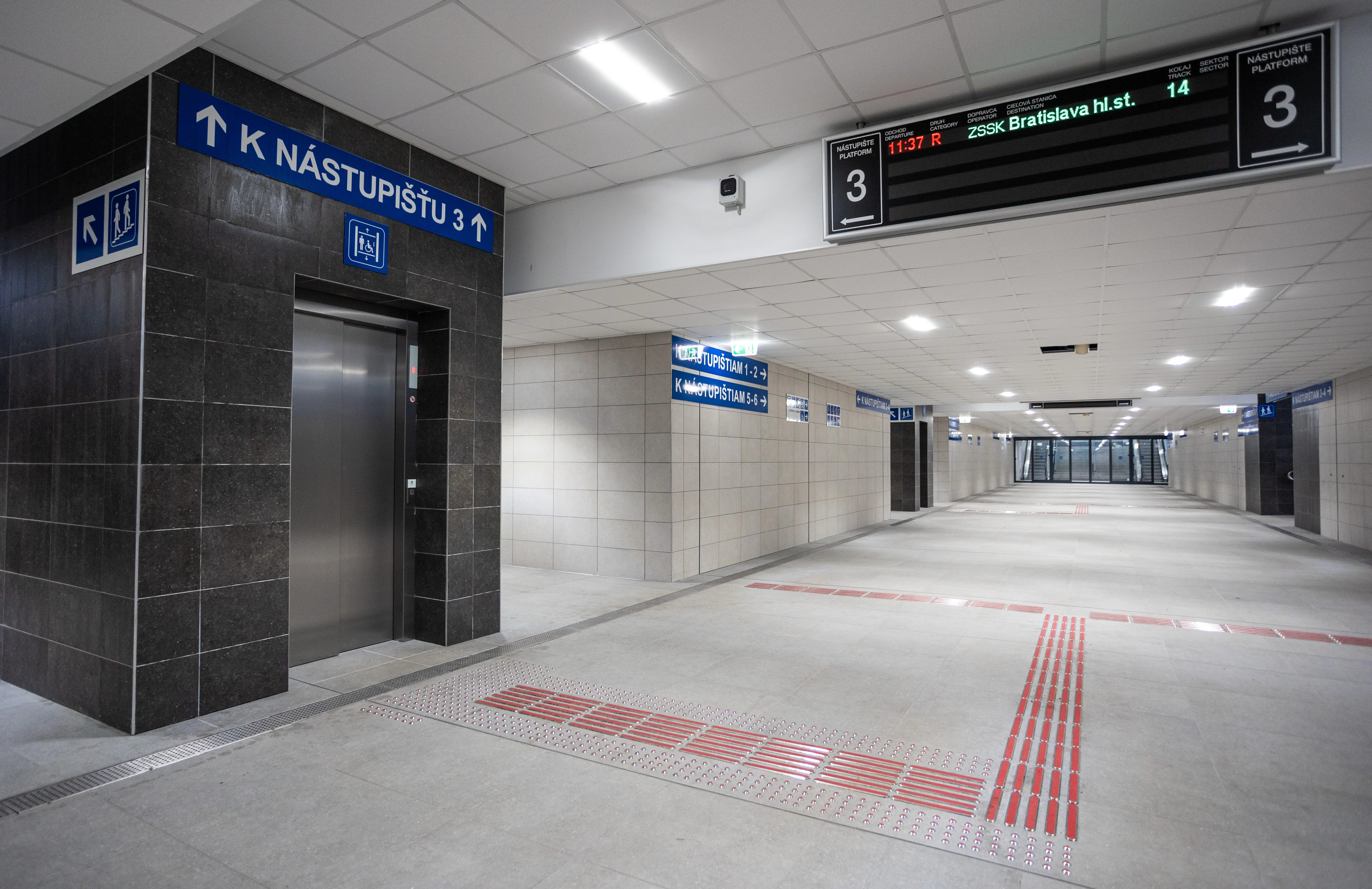 Na snímke zrekontruovaná eleznièná stanica v iline ako súèas projektu modernizácie eleznièného uzla v iline v stredu 17. decembra 2025. FOTO TASR - Daniel Stehlík *** Local Caption *** profil