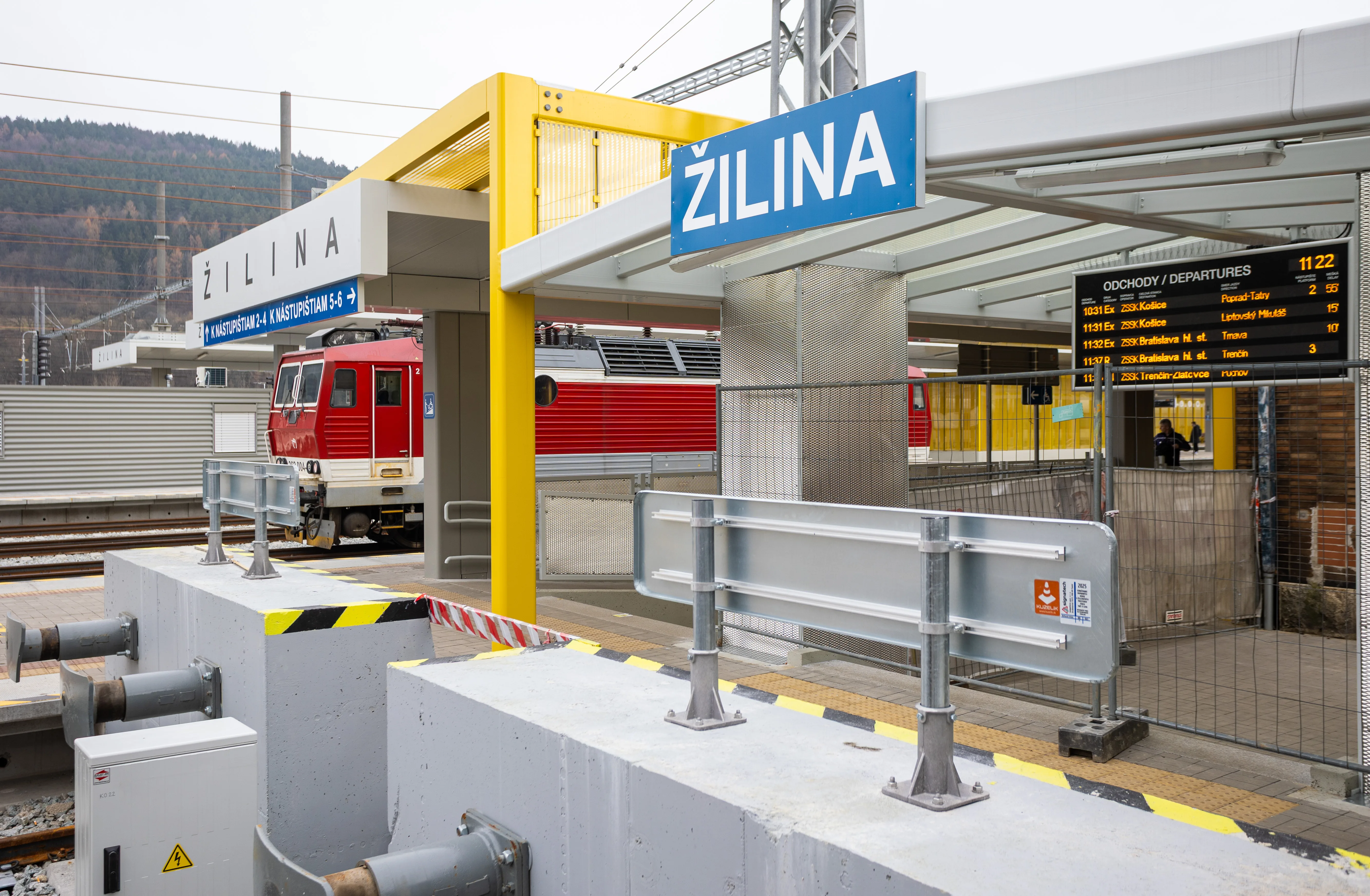 Na snímke zrekontruovaná eleznièná stanica v iline ako súèas projektu modernizácie eleznièného uzla v iline v stredu 17. decembra 2025. FOTO TASR - Daniel Stehlík *** Local Caption *** profil