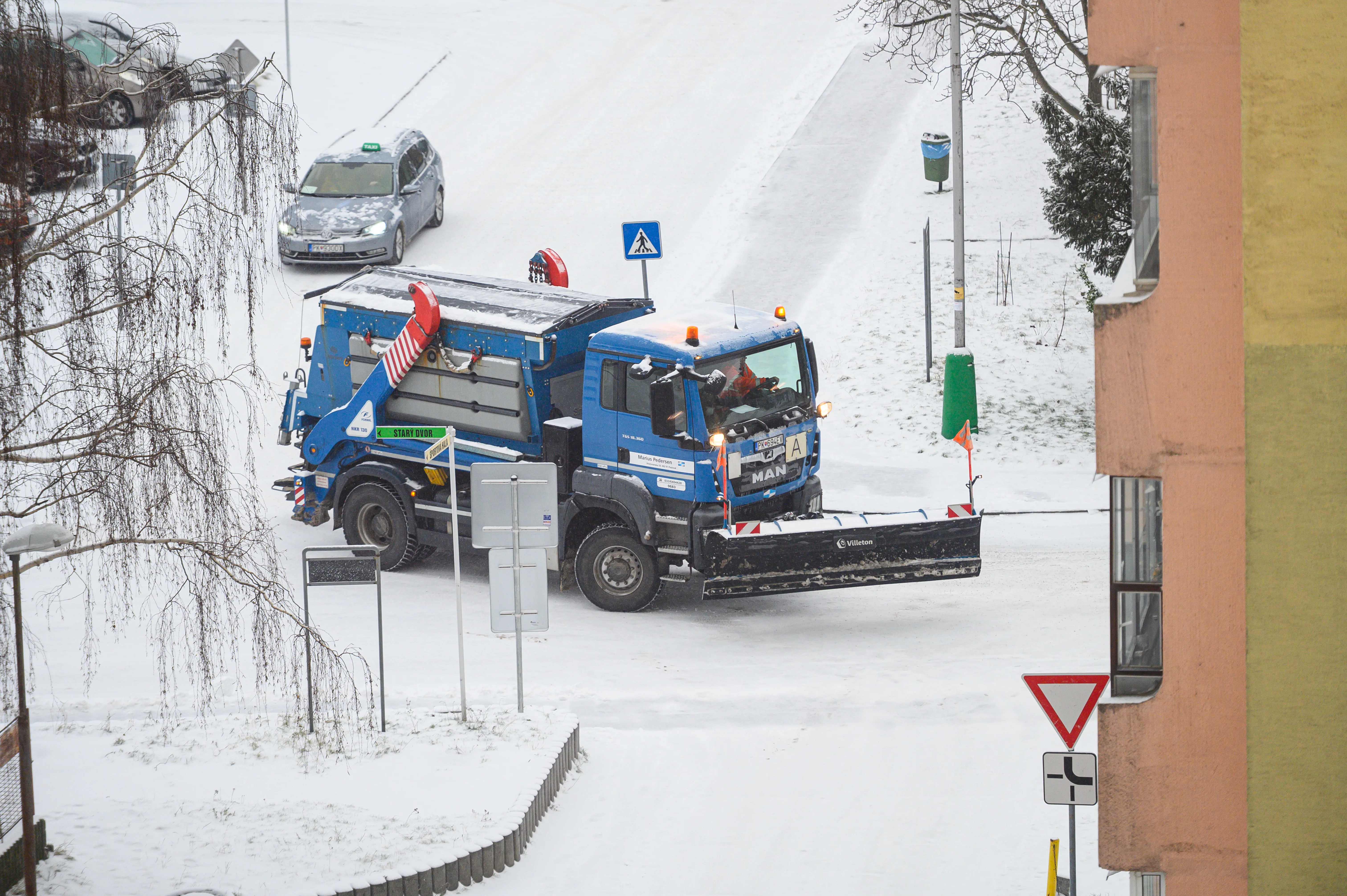 Pezinok počasie poľadovica sneh doprava
