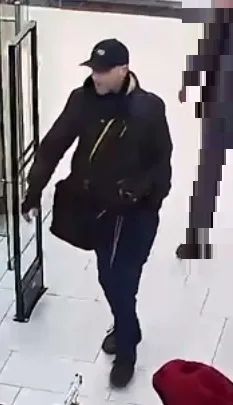 peňaženka platobná karta muž