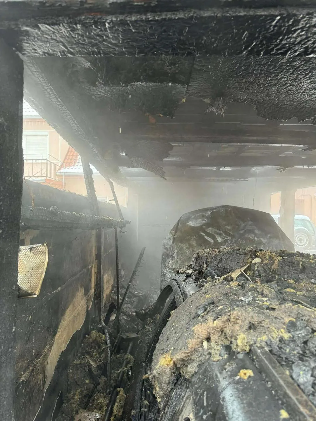 požiar garáže vo Veľkom Mederi