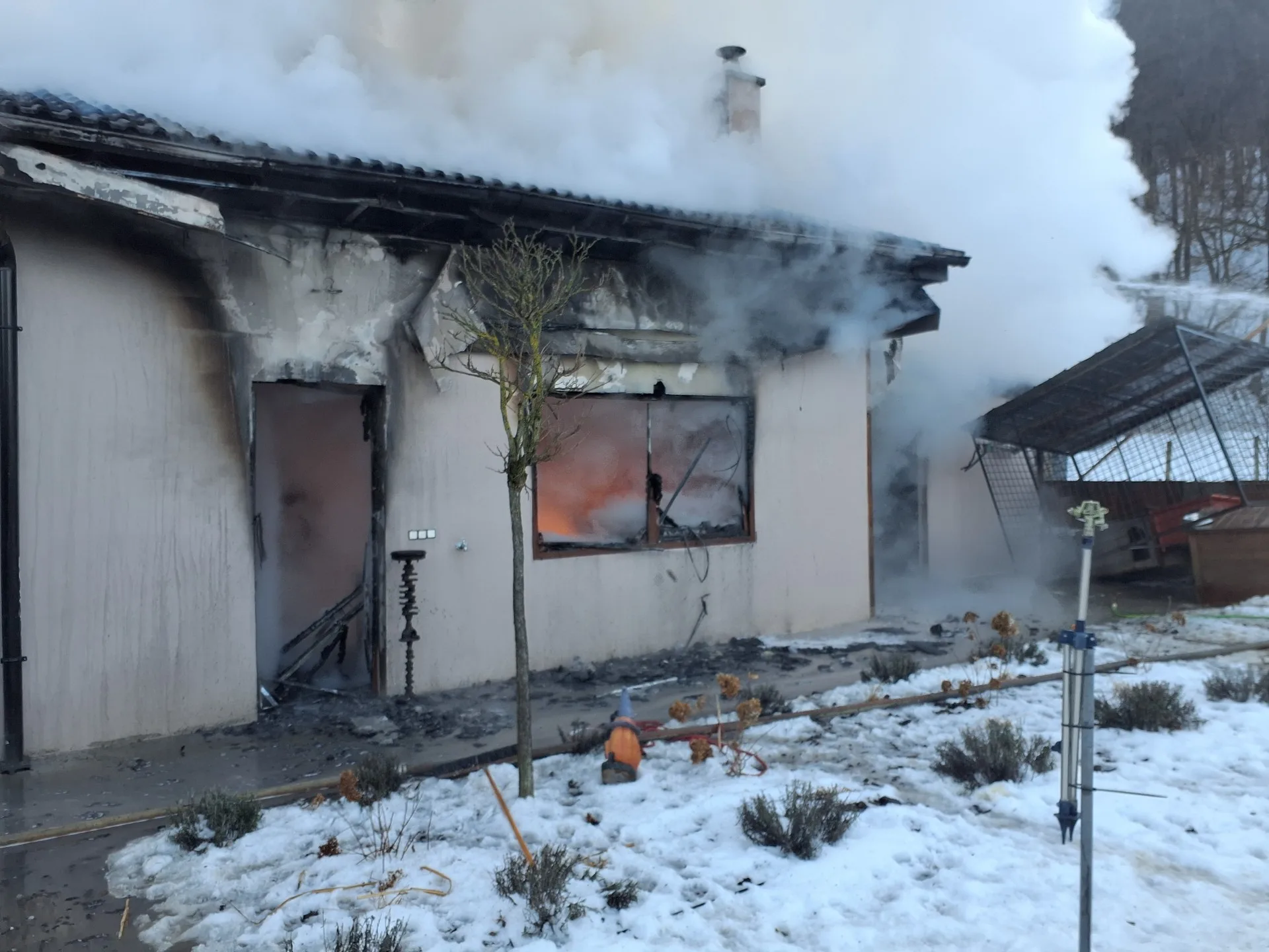 požiar v obci Beluša