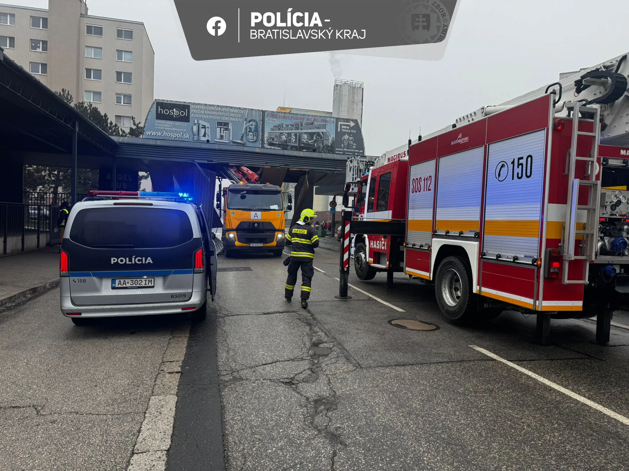 kamión na Rustaveliho ulici v Rači.