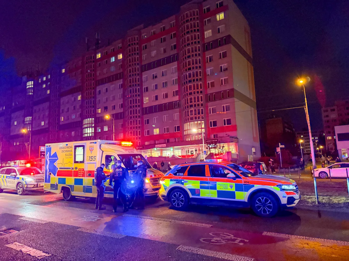 nehoda Praha električka dievča