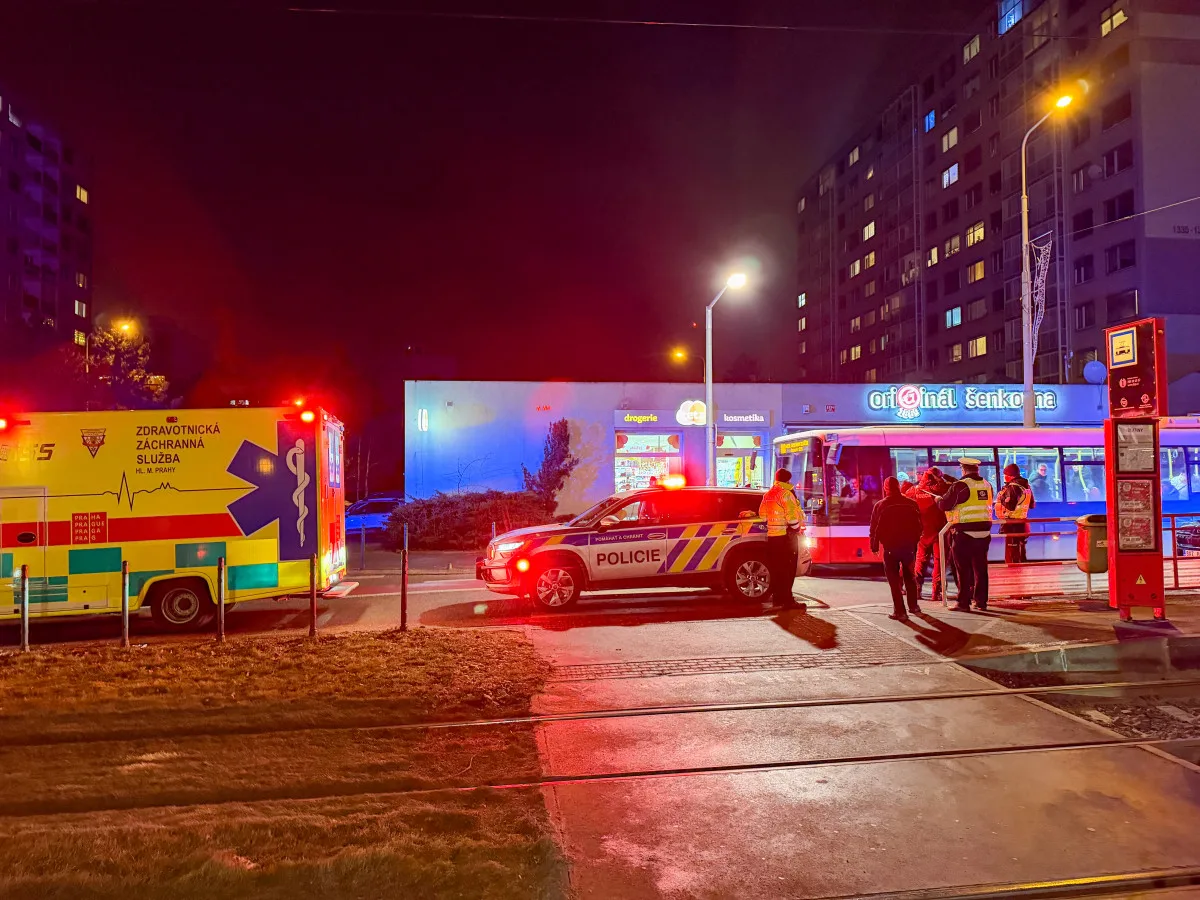 nehoda Praha električka dievča