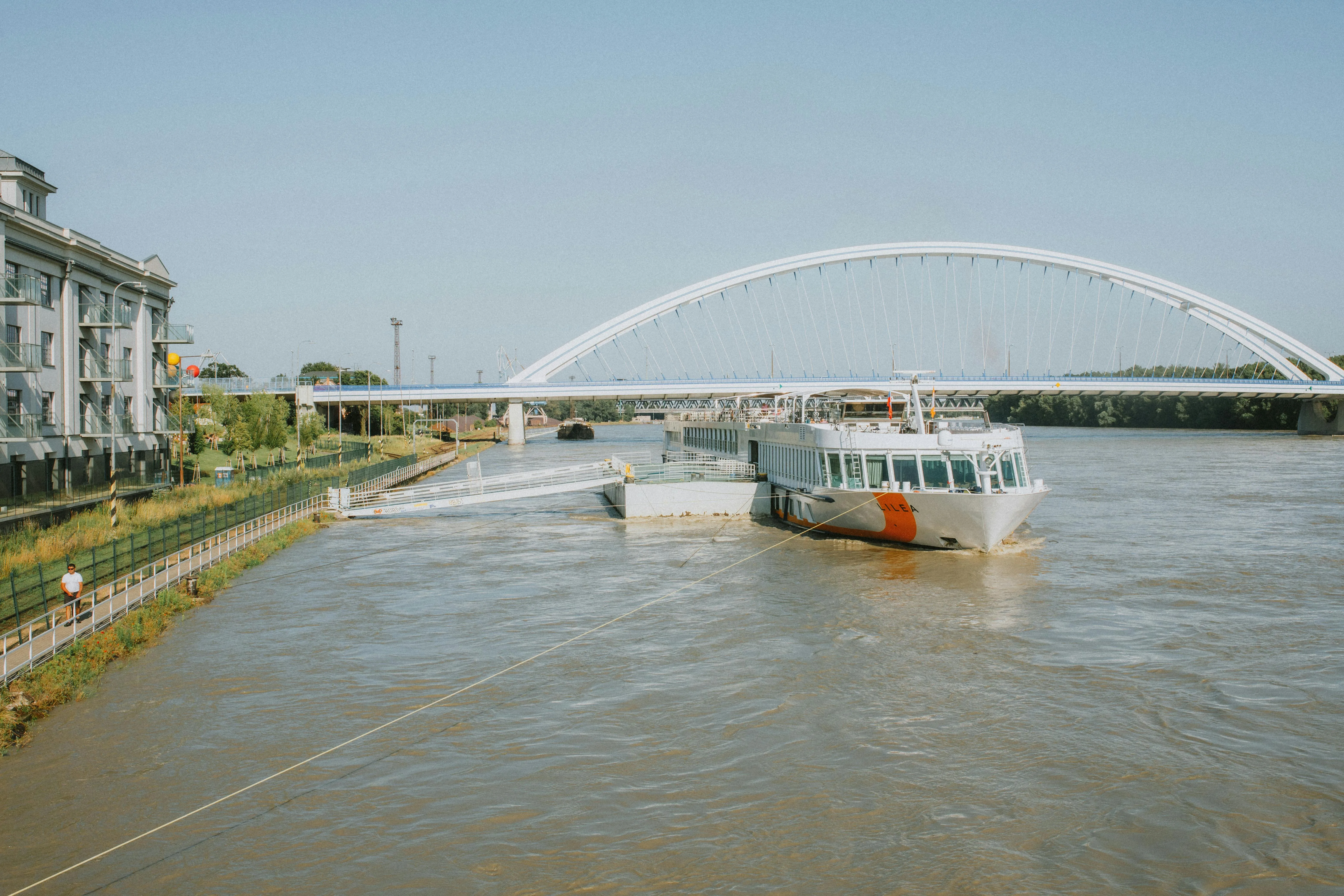 Dunaj, loď, Bratislava