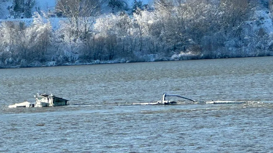 loď potopenie hnojivo Dunaj