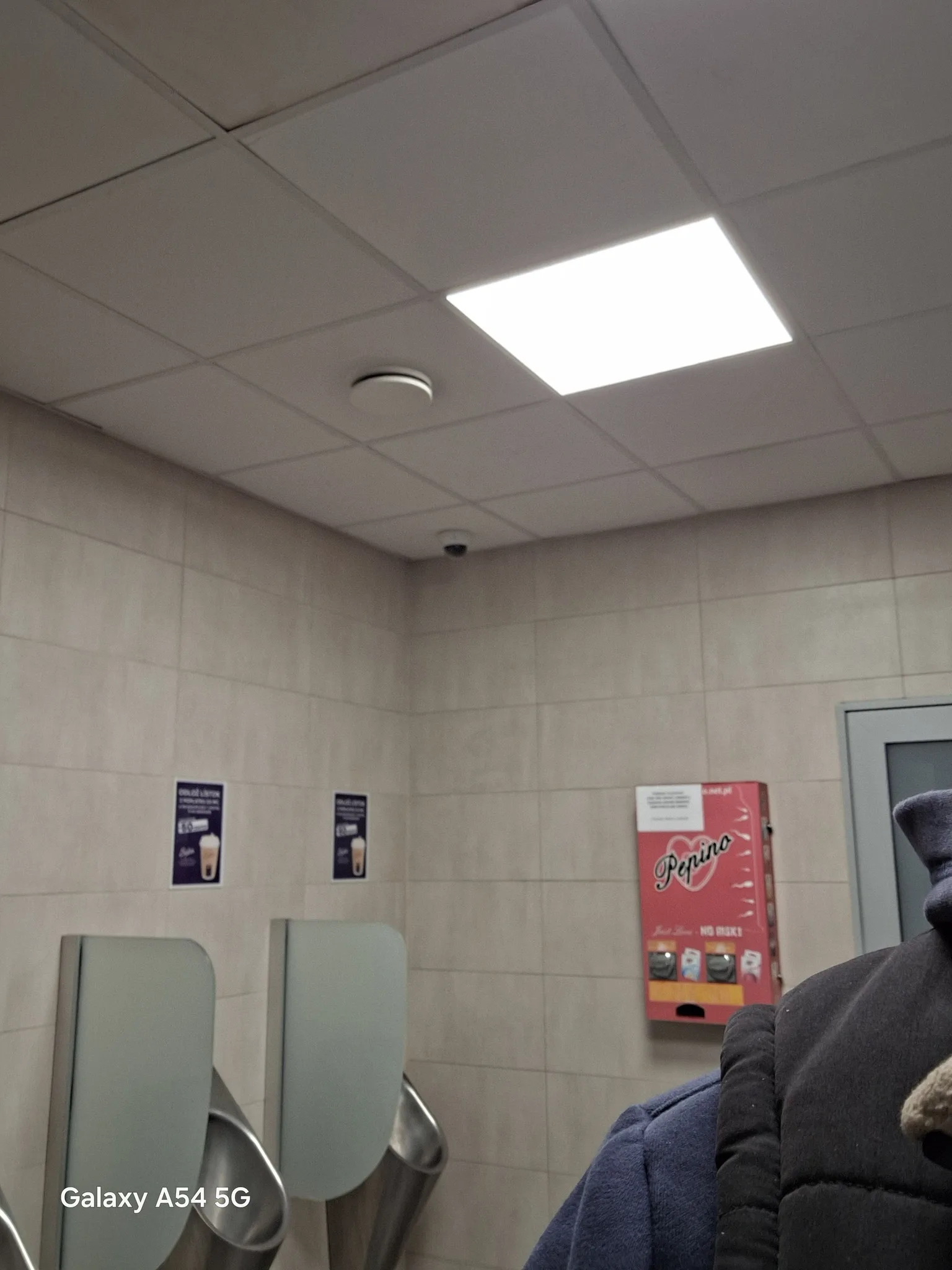 pánske toalety wc kamera