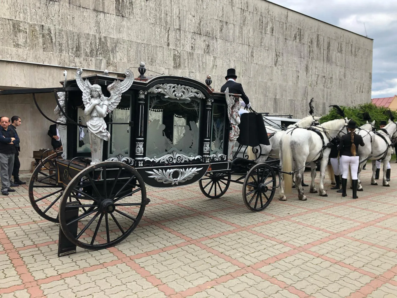 honosný koč objednaný z Česka