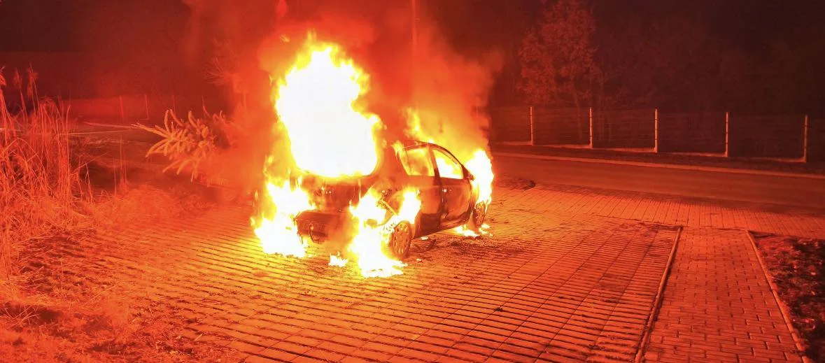 Hluboká nad Vltavou požiar auto