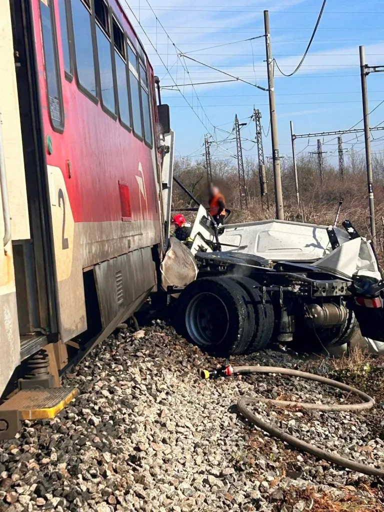 nehoda vlak nové zámky