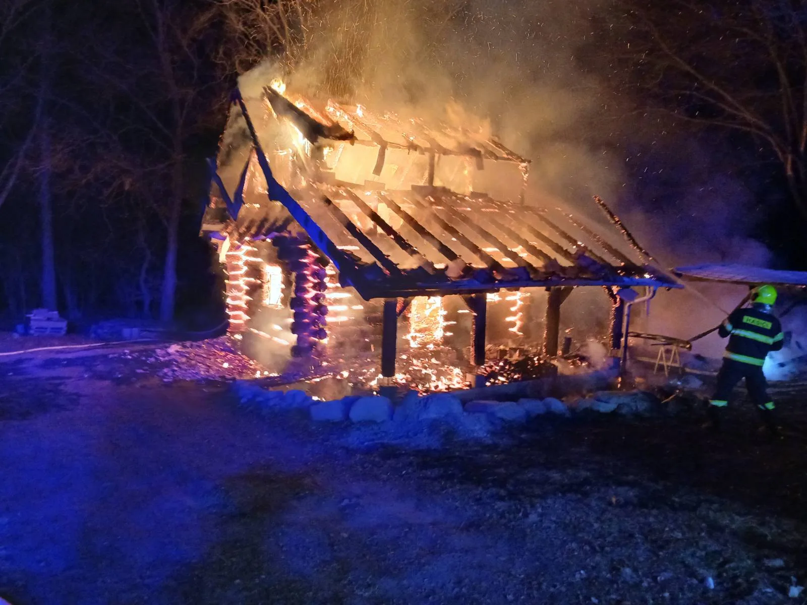 chata požiar Lehota pod Vtáčnikom