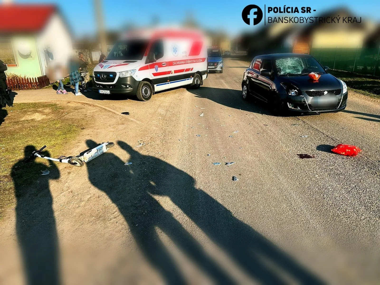 Včelince nehoda kolobežkárka auto